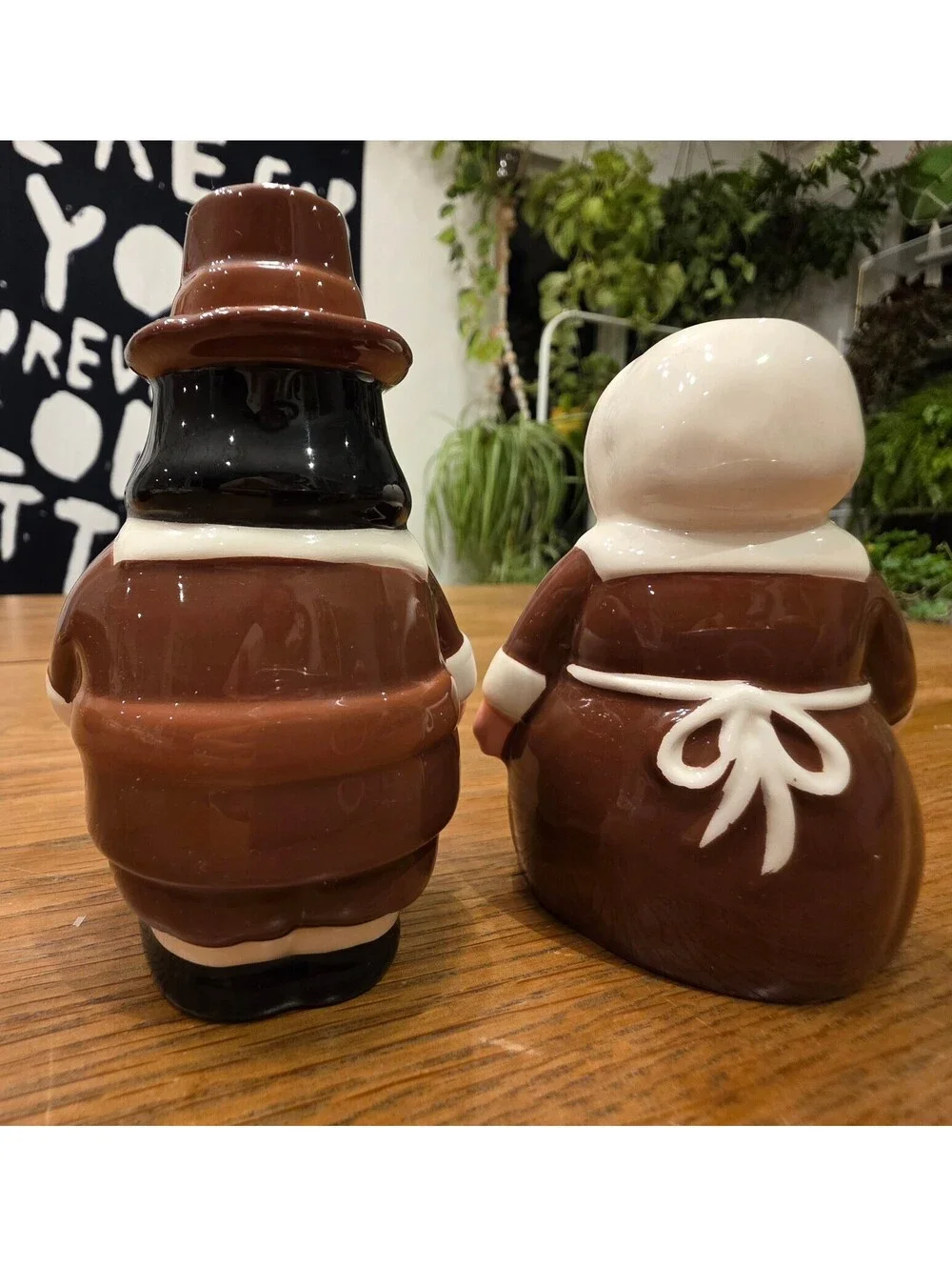 Vintage 2004 Publix Thanksgiving Pilgrim Pair Salt & Pepper Shakers Set